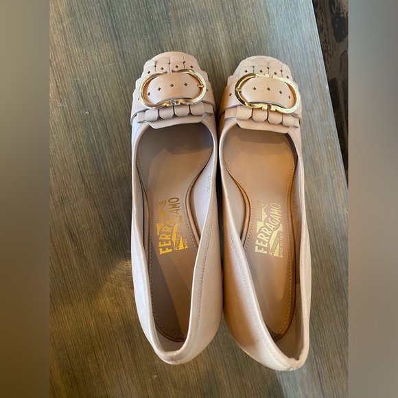 Salvatore Ferragamo Beige Leather Elga Fringe Block Heel Pumps - Picture 5 of 8